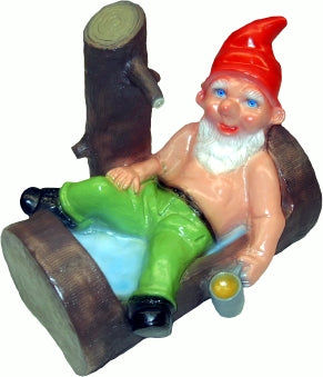 Zwerg im Brunnen Wasserspeier