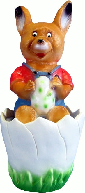 Osterhase im Ei