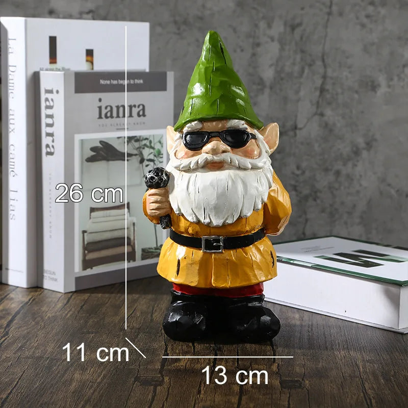 Freche Gartenzwerg-Figur aus Harz – 7 Charaktere für jeden Garten-Typ