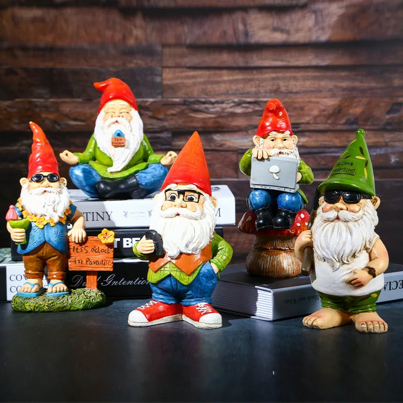 Freche Gartenzwerg-Figur aus Harz – 7 Charaktere für jeden Garten-Typ