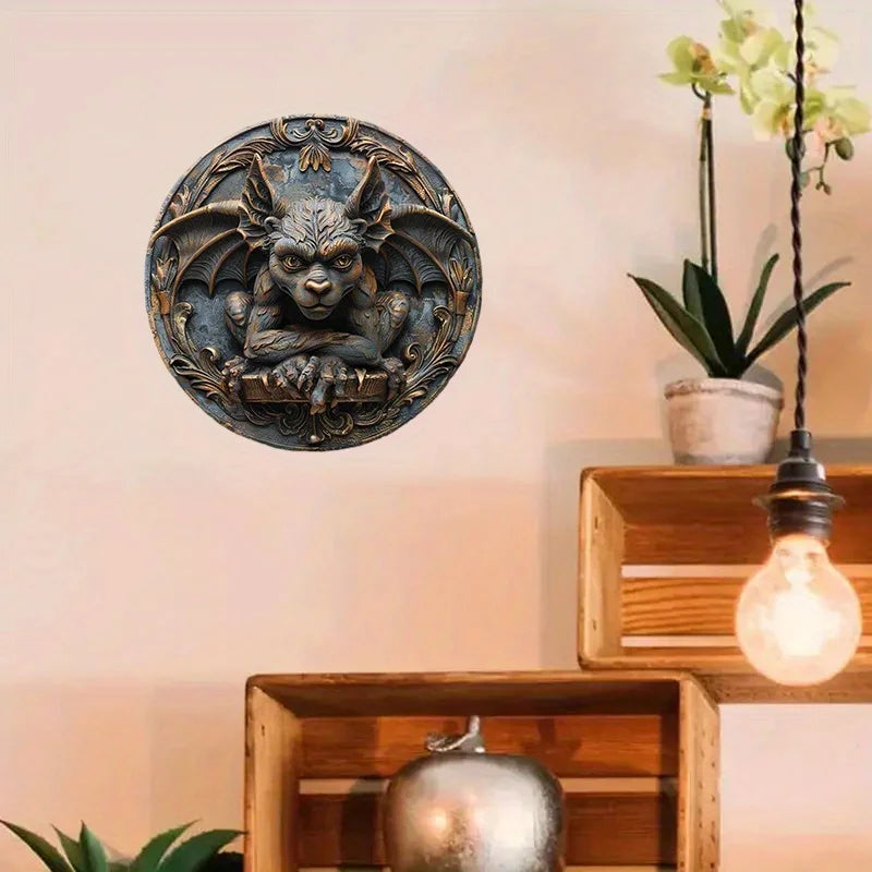 Rundes Gargoyle-Schild aus Aluminium – Gothic Wanddeko