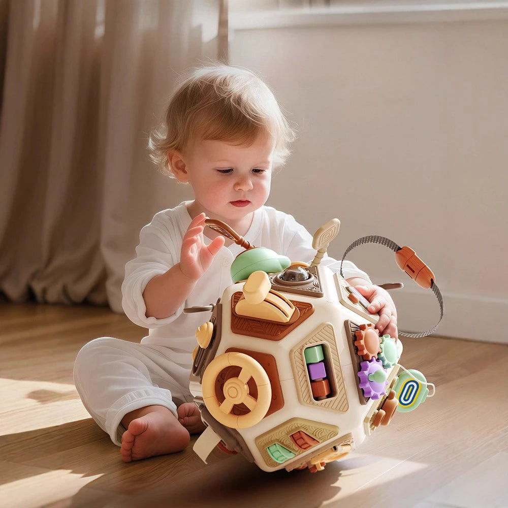 Montessori Busy Board Würfel – Sensorisches Lernspielzeug für Kleinkinder ab 0 Jahren