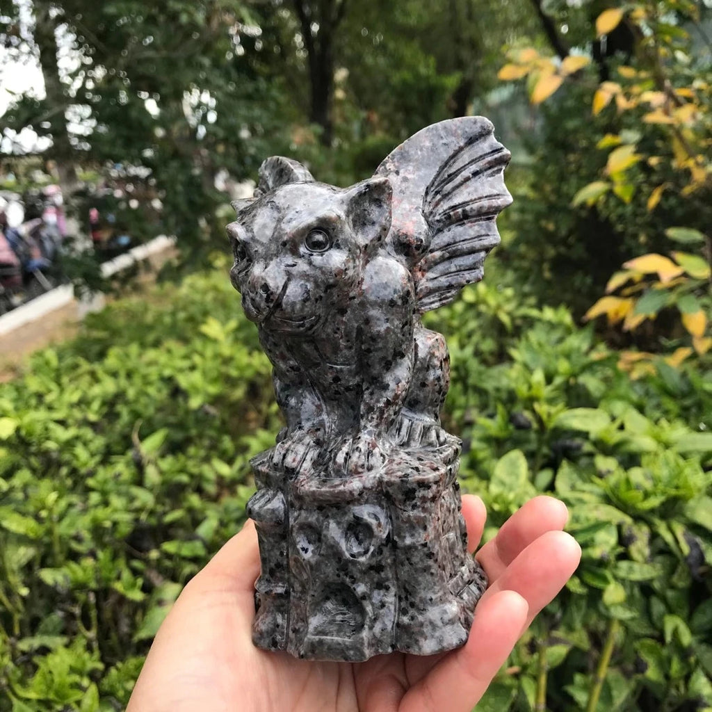 Gargoyle – Handgeschnitzte Quarz-Statue (ca. 10 cm)
