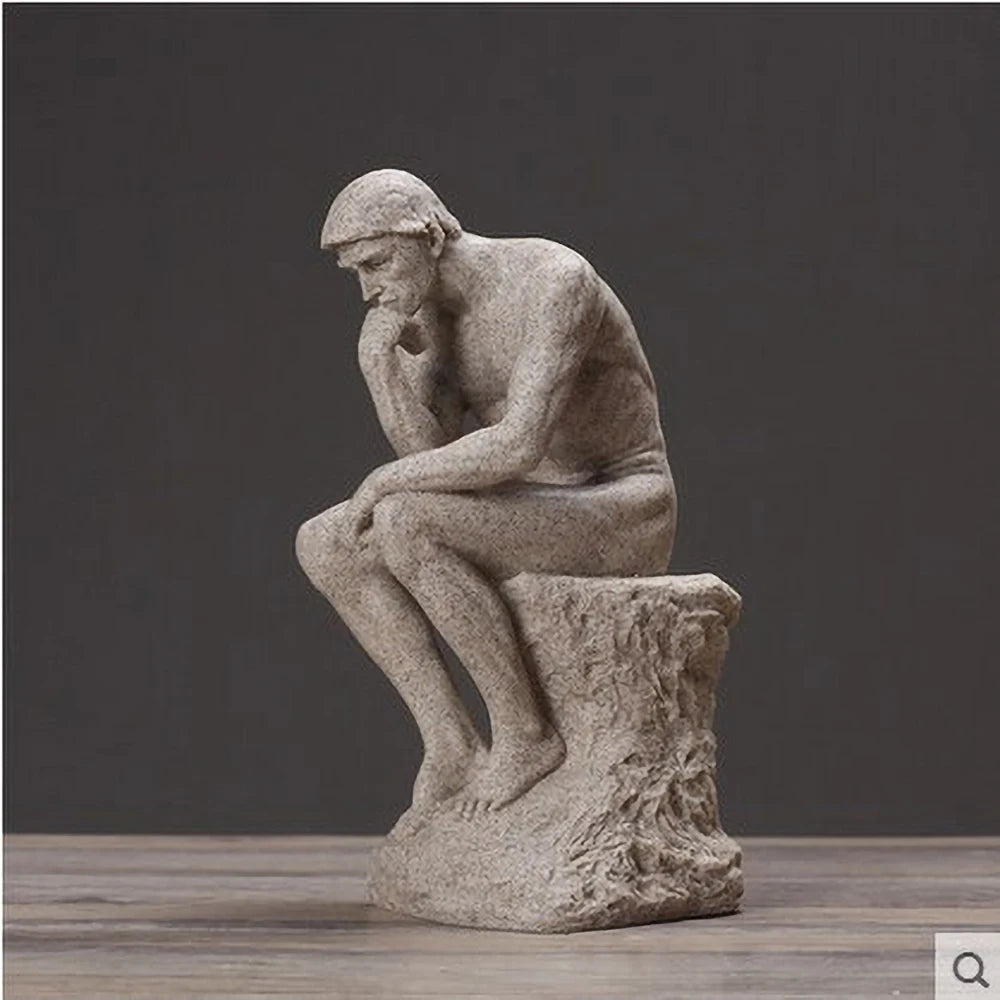 Nordische Denker-Skulptur – Resin in Sandstein-Optik