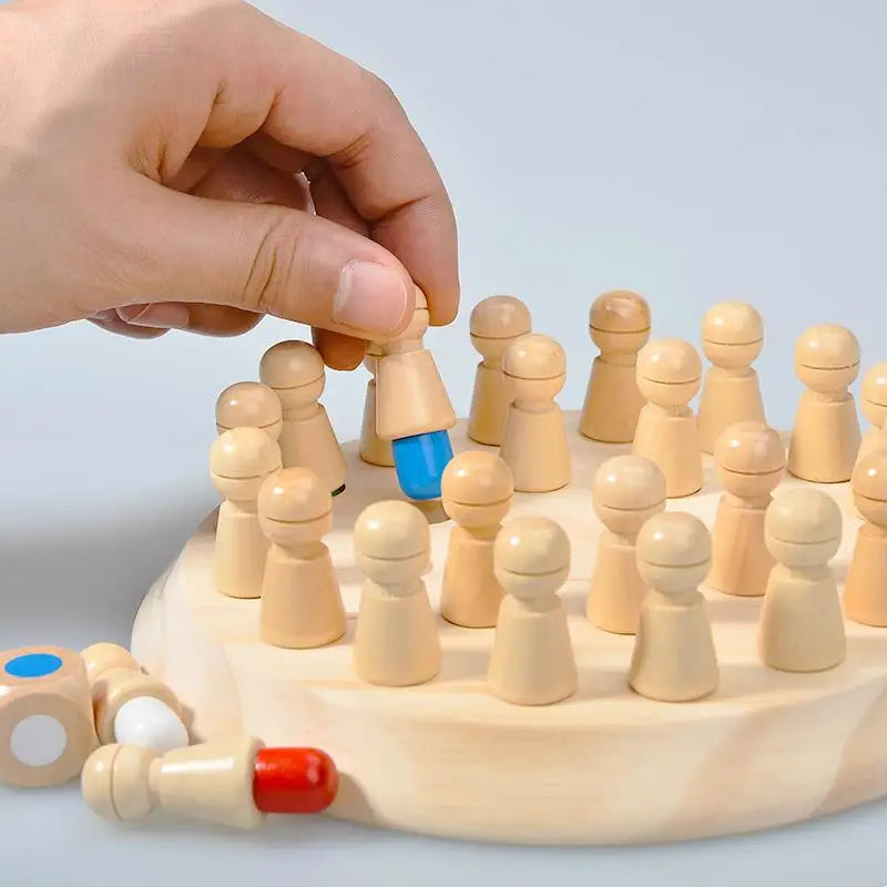 Montessori Gedächtnisschach aus Holz – Farblernspiel mit Würfel & Spielsteinen für Kinder ab 3 Jahren