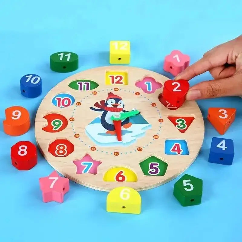Montessori Holzuhr mit Zahlen & Pinguinmotiv – Lernspielzeug zum Uhrlesen & Farben-Sortieren für Kinder ab 3 Jahren