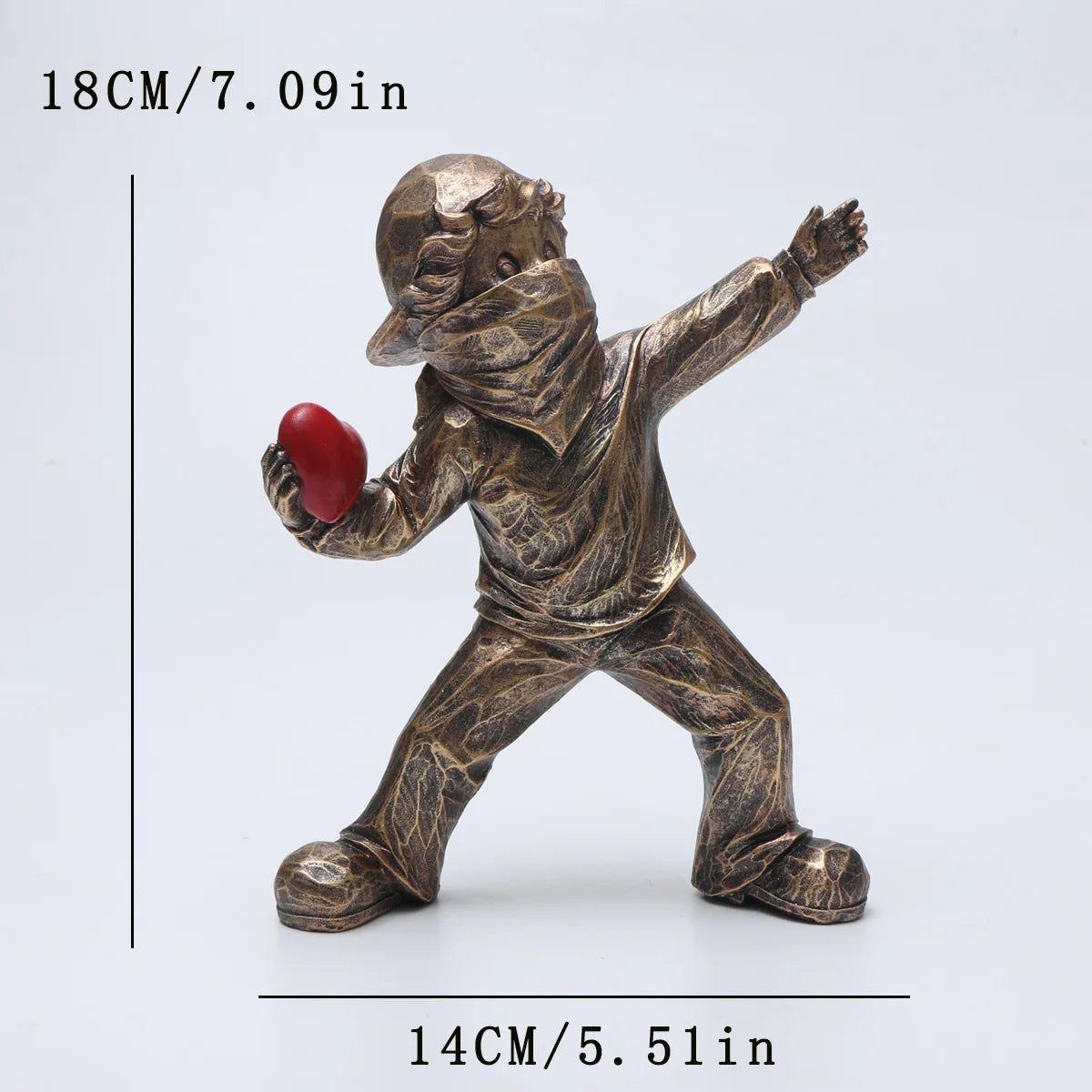 Banksy Herzwerfer Skulptur – Street-Art-Ikone als Kunstharz-Figur