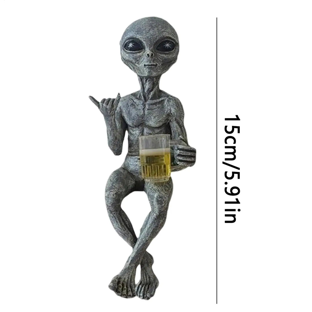 Bier trinkende Alien-Figur aus Resin