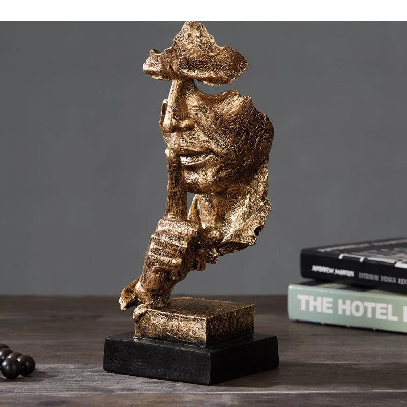 Abstrakte Gesichts-Skulptur „Schweigen ist Gold“ – Resin Figur