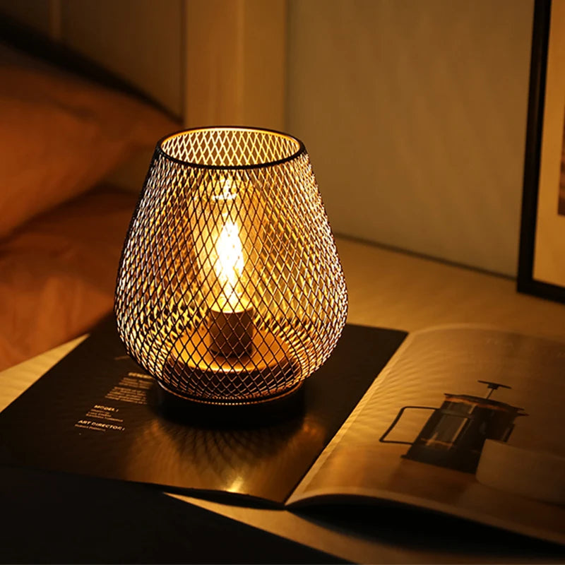 Nordische Metall-Käfig-Laterne mit LED – Kabellose Tischlampe
