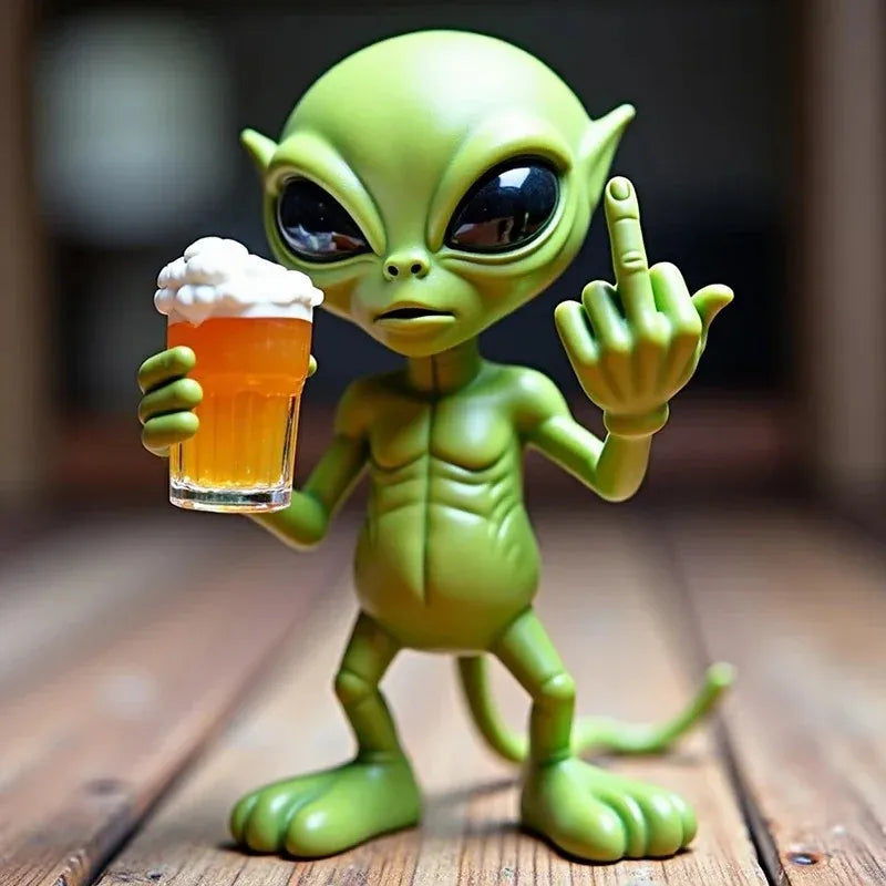 Alien Bier-Skulptur aus Harz – Witzige Gartenfigur mit lustigem Ausdruck, wetterfest für Innen & Außen