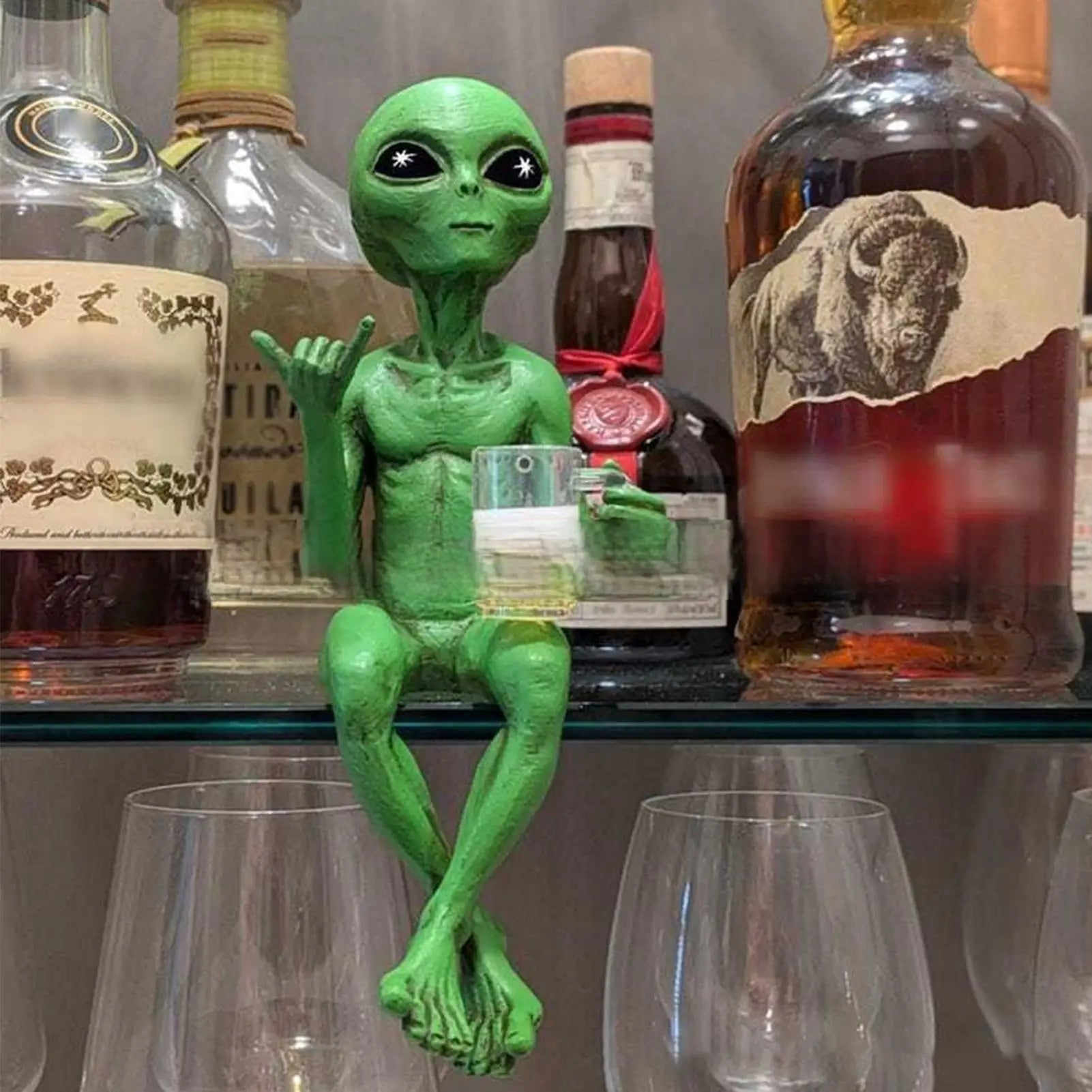 Bier trinkende Alien-Figur aus Resin