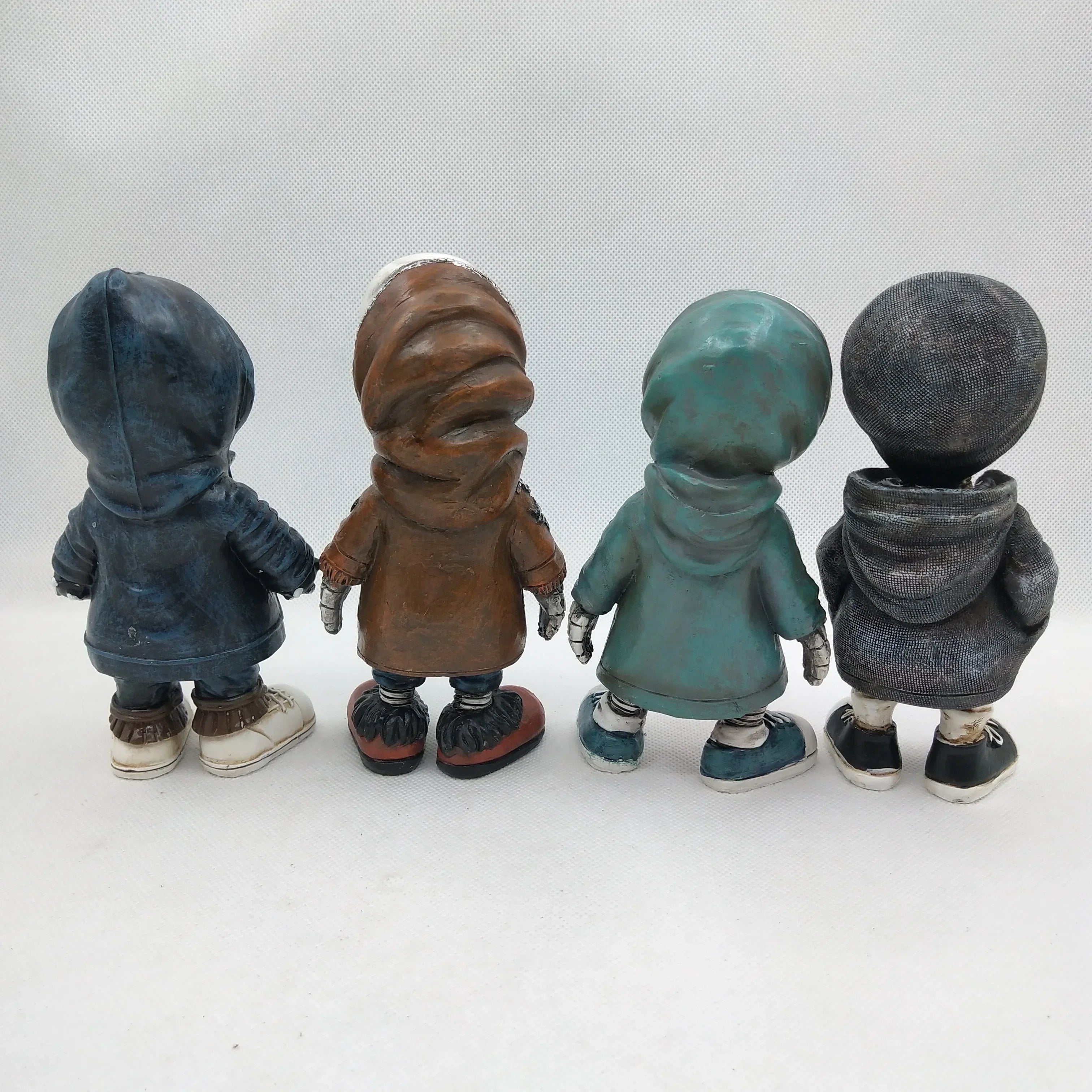 Skelett-Figur aus Harz – Miniatur Halloween & Gothic Deko (4 Varianten)