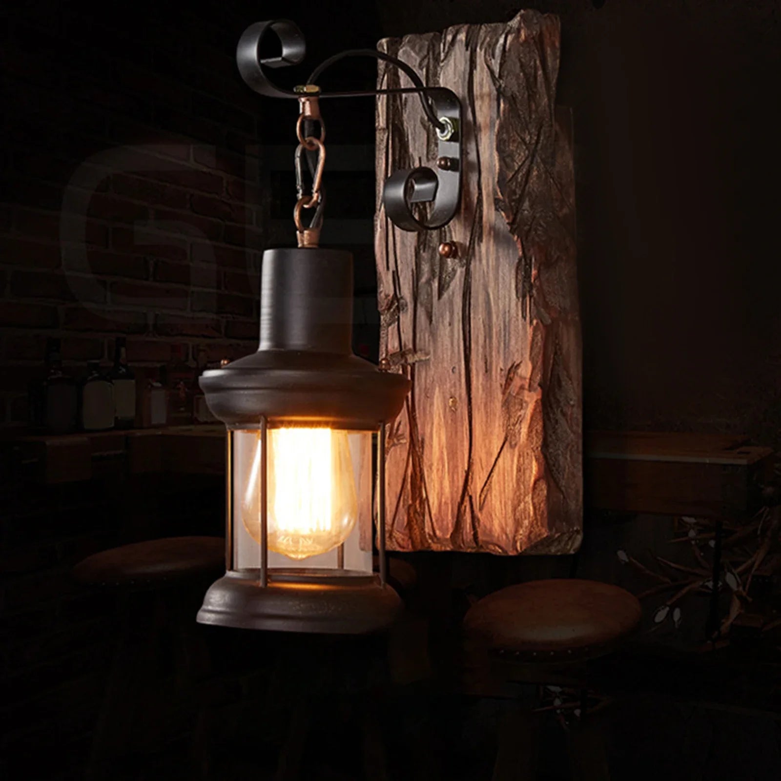 Antike Industrie-Wandleuchte aus Holz & Eisen – Rustikale Wandlampe